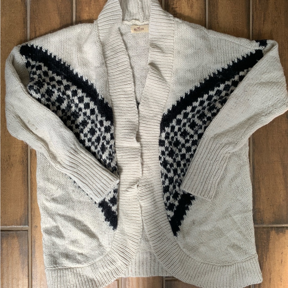 Black and white Hollister sweater